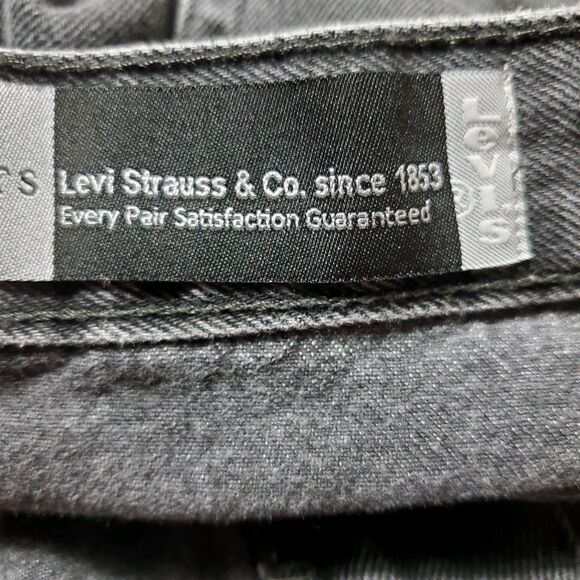 Vintage Levi’s Silver Tab Mom Shorts Black Denim Shorts 100% Cotton Size 32 - Picture 5 of 9